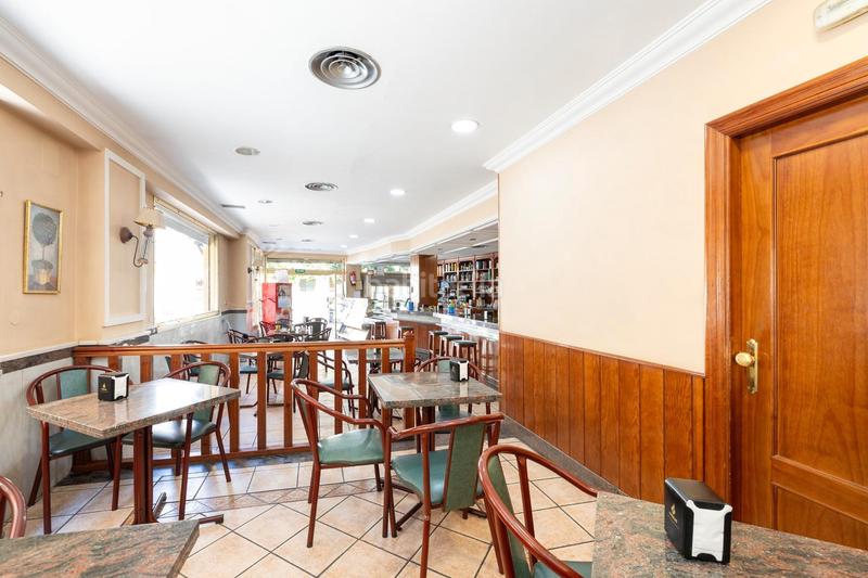 Foto ee0c15d5-8160-4f74-aa21-9d44c5124c51. Locale commerciale in calle obispo hurtado 7 in Centro - Sagrario Granada