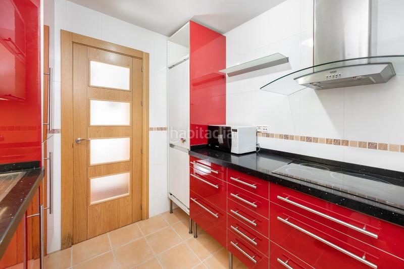 Foto 182cdd65-8c95-4e02-bc7f-a5e5d3e7a3a3. Piso en calle madrid 80 se vende piso con garage _granada en Monachil