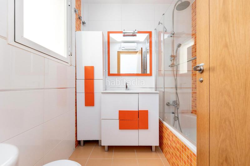 Foto 40dbbc28-c065-4301-99cf-cd52861a23c6. Piso en calle madrid 80 se vende piso con garage _granada en Monachil