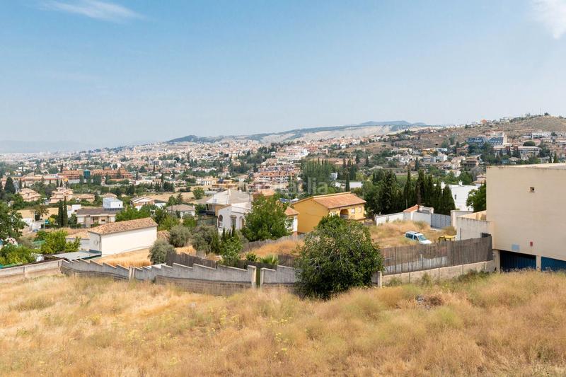 Foto 7b528b0d-656b-474d-b0d9-7d378310e942. Piso en calle madrid 80 se vende piso con garage _granada en Monachil