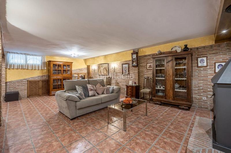 Foto 51d81ab1-3eda-42e7-b277-b76a39beaed2. Semi detached house in calle cardenal parrado 4 in Granada