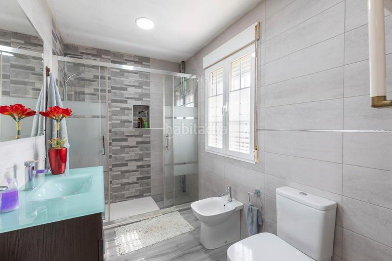 Foto 267d9370-65db-46d5-aaa5-20423a62c197. Chalet en calle de cuesta de las lágrimas 137 se vende chalet con piscina en urbanización suspiro del moro__granada en Otura