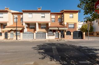 Xalet a María lejárraga 57. Se vende casa adosada junto al nevada_armilla_granada