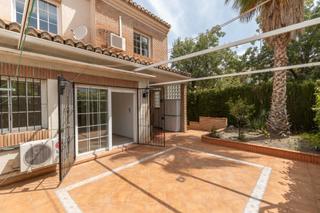 Casa aparellada a Calle mosto 12. Se vende casa pareada en huetor vega_ zona los rebites_granada