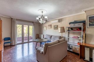 Appartement à Avenida de madrid 41. Se vende piso amueblado en plaza de toros_granada