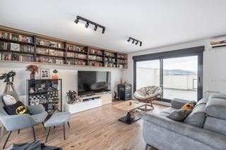 Maison jumelée à Avenida de maracena 159a. Se vende casa adosada con el diseño moderno en maracena _granada
