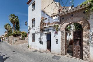 Edifici a Calle puerta de las granadas 3. Se vende edificio con vistas inigualables a la alhambra y acceso