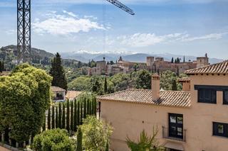 Building in Calle puerta de las granadas 3. Se vende edificio con vistas inigualables a la alhambra y acceso