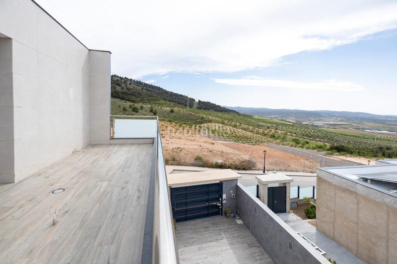 Foto f3470b5d-6260-4e5c-b270-f0b6b48f2dd8. Chalet en avenida emilio muñoz 5 se vende chalet maravilloso en cañadas del parque_dilar_granada en Dílar