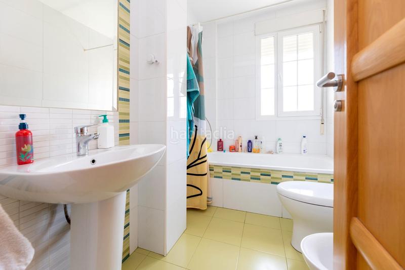 Foto f3934f0b-15d1-486b-920c-3863a2983416. Chalet en avenida suecia 9 se vende chalet espectacular con piscina privada en huetor vega_granada en Huétor Vega