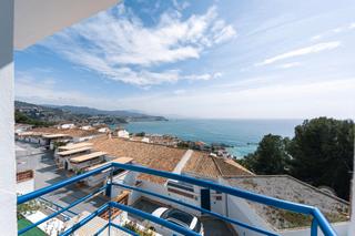 Casa adossada a Avenida marina del este 38. Se vende espectacular casa adosada en la herradura , con vistas