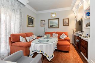 Maison jumelée à Avenida de maracena 159a. Se vende coqueta casa adosada en maracena