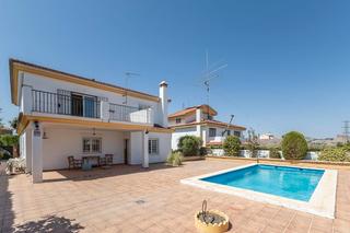 Xalet a Avenida monteluz 153. Se vende chalet independiente con piscina en urbanizacion montel