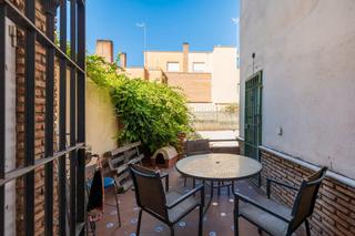 Maison à Calle torre del adarguero 7. Se vende casa individual de tres dormitorios mas torreón_granada