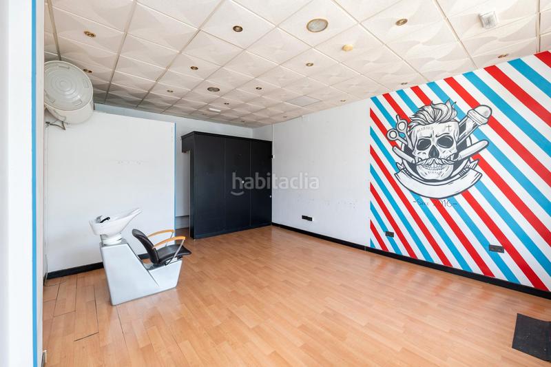 Foto 08fd7c8f-6101-4942-8049-3c6a334c416d. Local comercial a calle rosa chacel 2 a parque nueva Granada Granada