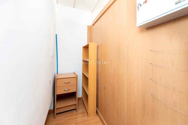 Foto d64d4e39-5d80-4e7f-ba1d-7649619fc872. Local comercial a calle rosa chacel 2 a parque nueva Granada Granada