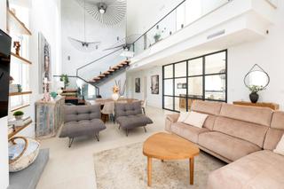 Xalet a Calle limoneros 14. Se vende villa lujo de diseño y calidad en urb.monteluz_peligros