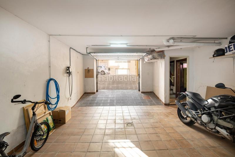 Foto 2e26f274-6dd4-406a-9990-b8c1bfa71fbb. Casa adosada en calle teresa de calcuta 3 se vende espectacular casa adosada ubicada en el exclusivo barrio de albayda, diseñada con una distribución funcional en Granada