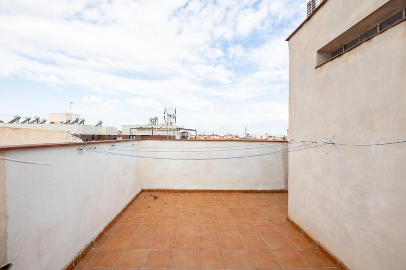 Foto 418e2e8e-98c8-4534-8ef5-9aca250d63ed. Apartamento en calle luna 7 se vende piso reformado en primera planta _granada en Armilla