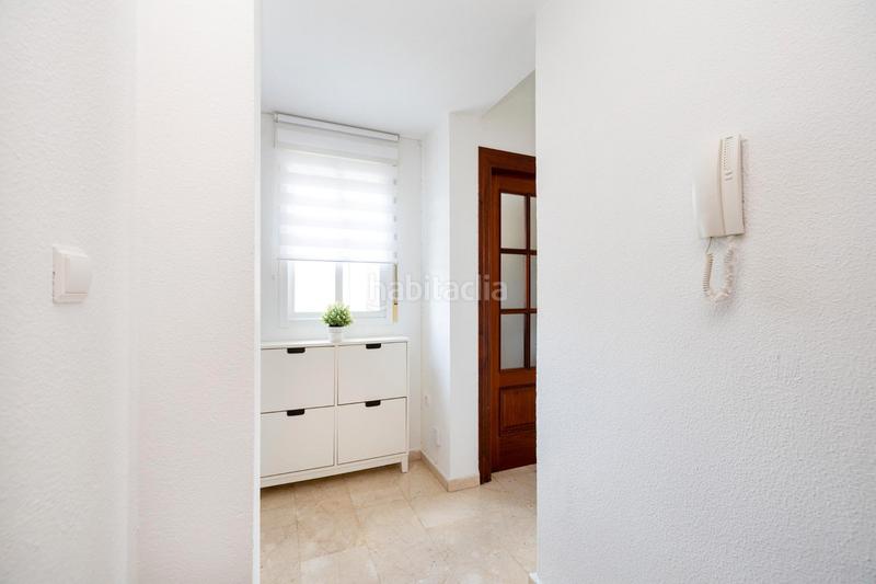 Foto efb585a4-4a10-4f88-82c6-7039750c7645. Apartamento en calle luna 7 se vende piso reformado en primera planta _granada en Armilla