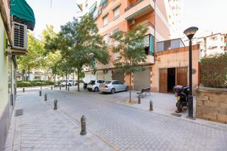 Local Comercial en Avenida Don Bosco 13