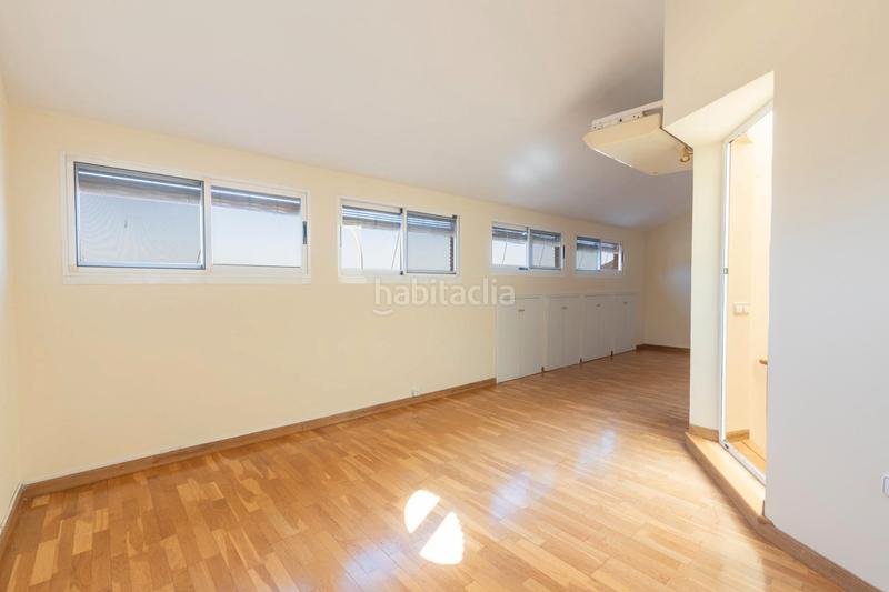 Foto 10010b11-b054-4315-8489-597c634380db. Casa adosada en calle granada 35 se vende casa adosada en urbanizacion en el serrallo_granada en Huétor Vega