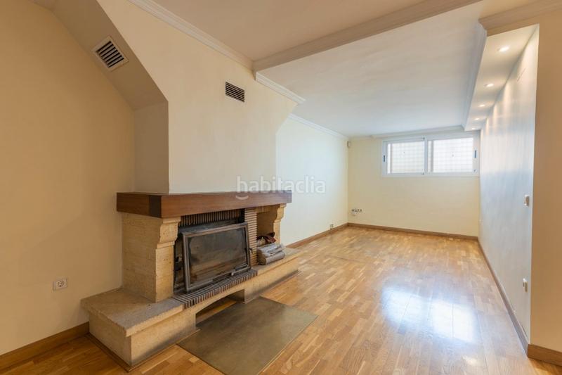 Foto 20b050e9-dba7-40bd-8312-9290b3cf3deb. Casa adosada en calle granada 35 se vende casa adosada en urbanizacion en el serrallo_granada en Huétor Vega