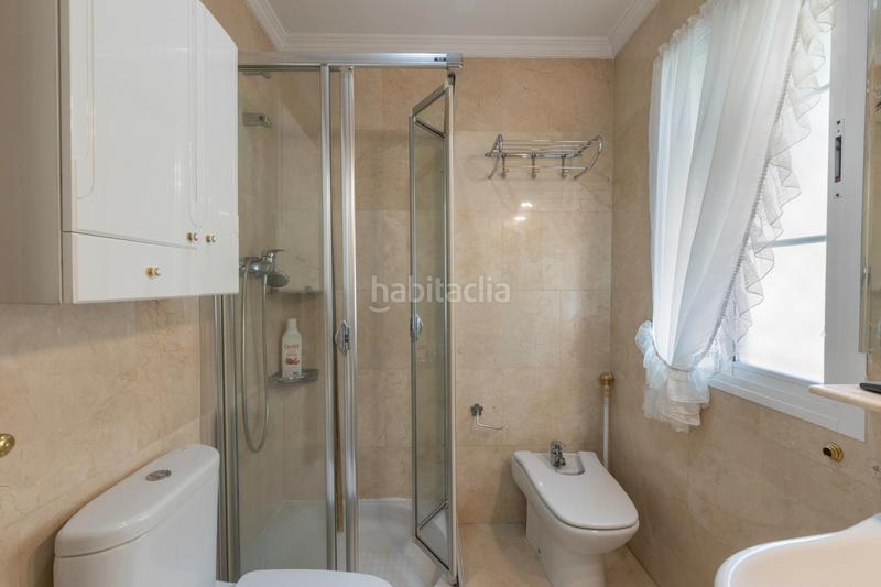 Foto 438a366d-1453-49d7-af9f-013c524843d6. Casa adosada en calle granada 35 se vende casa adosada en urbanizacion en el serrallo_granada en Huétor Vega