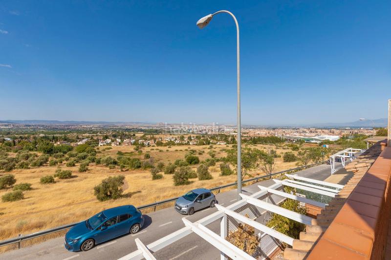 Foto 4fc84a58-c973-434f-b75a-08119f3941d8. Casa adosada en calle granada 35 se vende casa adosada en urbanizacion en el serrallo_granada en Huétor Vega