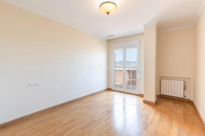 Foto 7abfd6fa-e754-4d7b-94e0-f78c5e589afe. Casa adosada en calle granada 35 se vende casa adosada en urbanizacion en el serrallo_granada en Huétor Vega