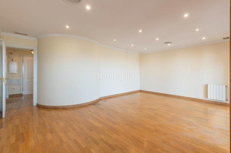 Foto 96d85c6f-a723-432b-99b7-cac2191e628f. Casa adosada en calle granada 35 se vende casa adosada en urbanizacion en el serrallo_granada en Huétor Vega