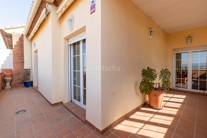 Foto 9d282cd8-da9e-429b-b6e5-b375976a78c3. Casa adosada en calle granada 35 se vende casa adosada en urbanizacion en el serrallo_granada en Huétor Vega