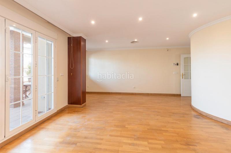 Foto b85b8dac-c52f-43fe-82e4-ddd78604cc67. Casa adosada en calle granada 35 se vende casa adosada en urbanizacion en el serrallo_granada en Huétor Vega