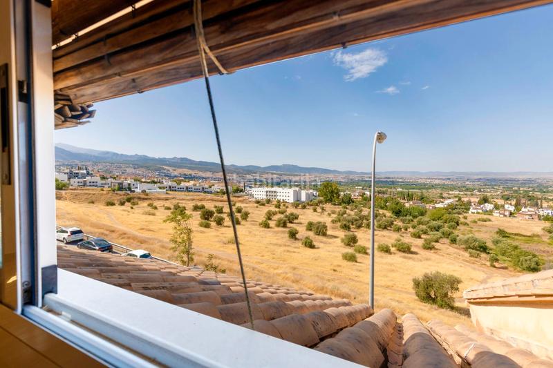 Foto bdf675a6-fbc6-4296-bed0-3a90d0d14141. Casa adosada en calle granada 35 se vende casa adosada en urbanizacion en el serrallo_granada en Huétor Vega