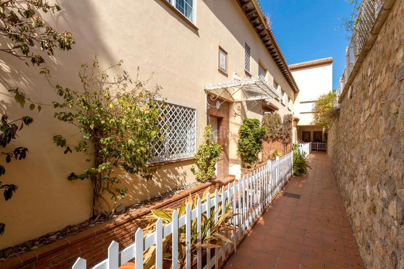 Foto de4310ef-91b1-4e7c-8906-56d5d32e6ec2. Casa adosada en calle granada 35 se vende casa adosada en urbanizacion en el serrallo_granada en Huétor Vega