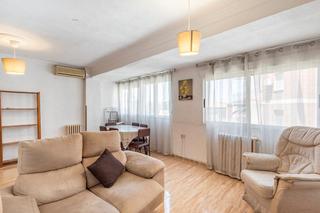 Pis en Avenida del sur 12. Se vende piso para inversion con plaza de garage cerrada en vill
