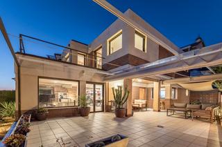 Casa a Calle suiza 6. Se vende exclusiva vivienda moderna en huetor vega_granada