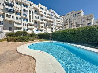 Appartement en Calle mar egeo 1. Se vende bonito piso amueblado con gran terraza en roquetas de m