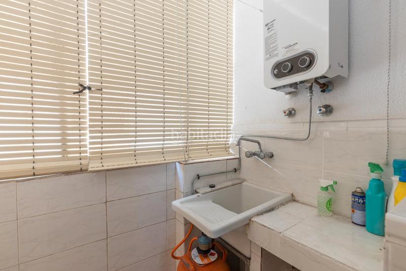 Foto aceb3f55-7a1f-4b7e-a49d-b1bee67ceefb. Piso en avenida andalucía 1 se vende luminoso y amplio piso con terraza en almuñecar_granada en Almuñécar