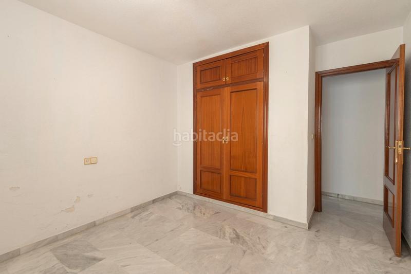 Foto c25eaebc-c639-4c2c-8390-5b44e3ff6652. Piso en avenida andalucía 1 se vende luminoso y amplio piso con terraza en almuñecar_granada en Almuñécar