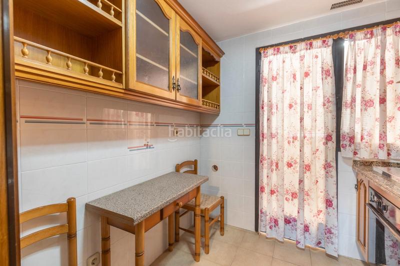 Foto c6219c2c-d930-4740-841c-2d971d13d322. Piso en avenida andalucía 1 se vende luminoso y amplio piso con terraza en almuñecar_granada en Almuñécar