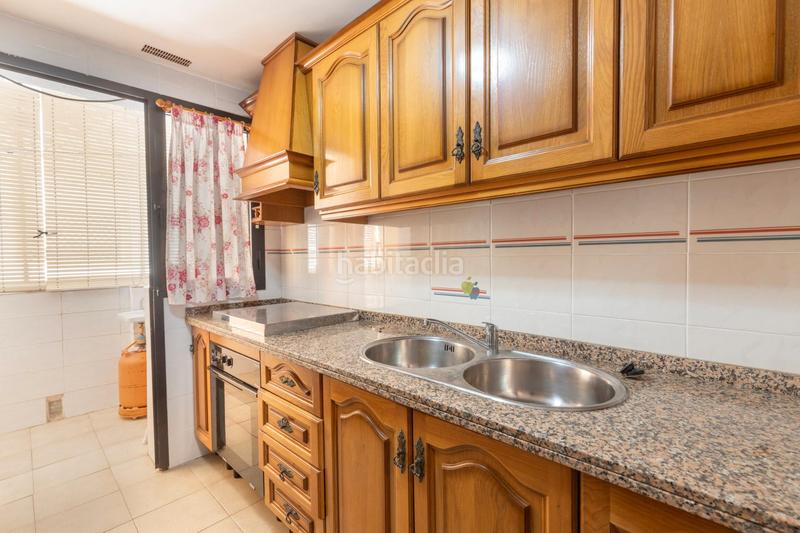 Foto cad9e930-f9da-4f76-ac00-bc3bcbb25d5f. Piso en avenida andalucía 1 se vende luminoso y amplio piso con terraza en almuñecar_granada en Almuñécar