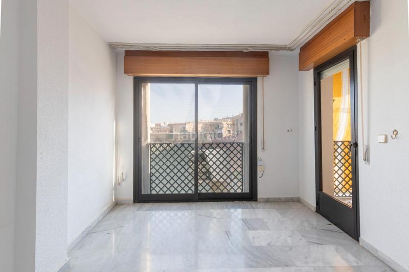 Foto e84945f6-7c8a-4a0c-b99e-b550324fd16e. Piso en avenida andalucía 1 se vende luminoso y amplio piso con terraza en almuñecar_granada en Almuñécar