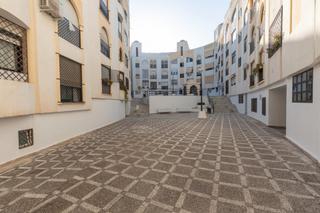 Piso  Avenida andaluca 1. Se vende luminoso y amplio piso con terraza en almuecar_granada