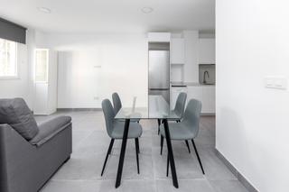 Appartement à Calle friburgo 38. ¡¡¡ inversores !!! gran oportunidad !!! se vende piso en juan pa