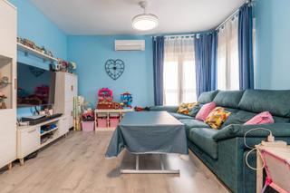 Appartamento  Calle enrique granados 4. Se vende precioso piso totalmente reformado en santa fe_granada