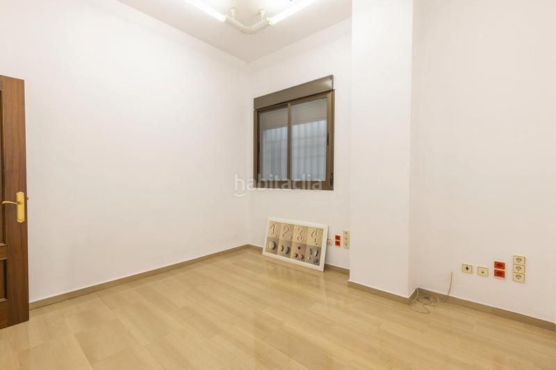 Foto b495b399-07cf-4734-8d19-0c36625bb9e6. Locale commerciale in calle ángel ganivet 13 in San Matías - Realejo Granada