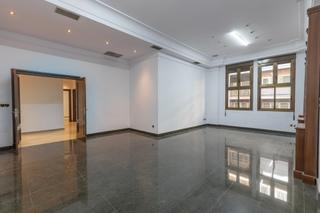 Local Comercial en Calle Ángel Ganivet 13