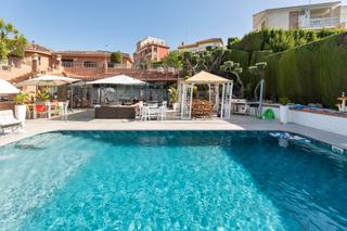 Xalet  Avenida de los cerezos 22. Se vende villa de lujo en gójar — exclusividad, espacio y estilo