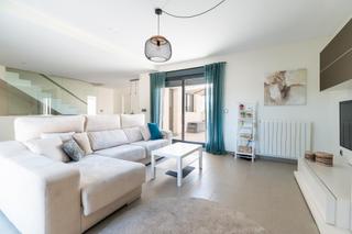 Casa a Avenida mediterraneo 152. Se vende espectacular casa en la zona de moda de vegas del genil